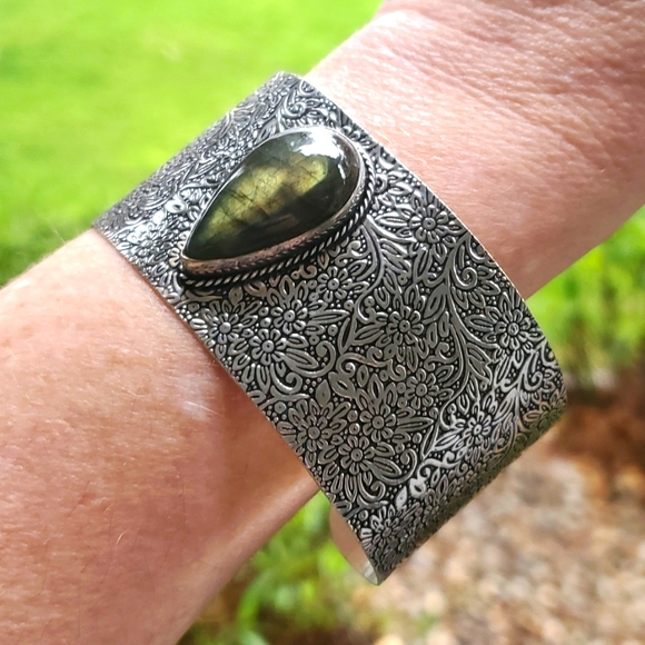 New Oversized Labradorite 925 Silver Cuff Bracelet. - Picture 9 of 16